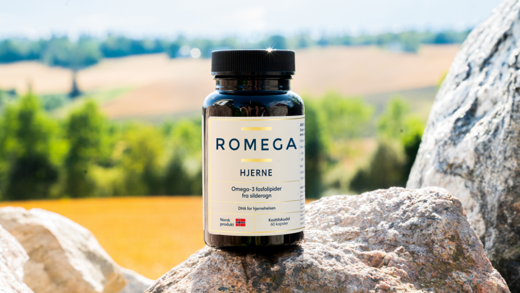 Omega-3 kapsler på et bord